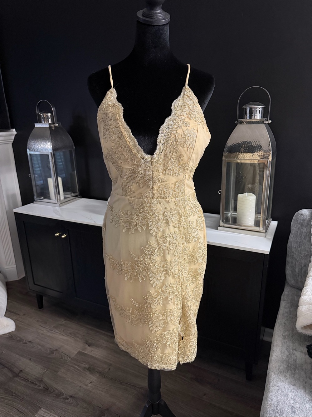Windsor Gold Lace Bodycon Dress 1X Champagne Midi Slit Spaghetti Strap NWT - Picture 2 of 7